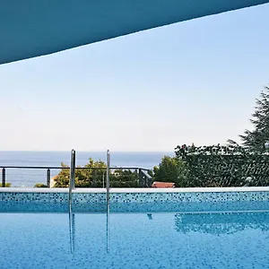  Appartamento In Ziza, Rooftop Swimming Pool
