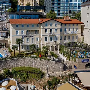 4* Hotell Domino